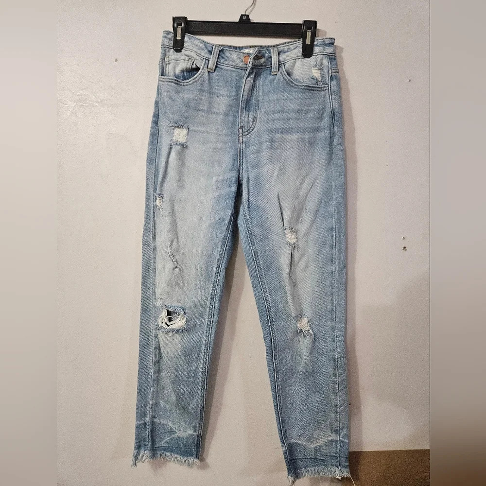 Kancan signature distressed light wash jeans!